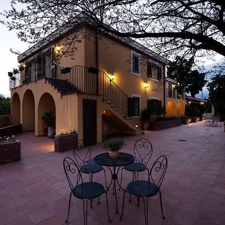 Farm stay La Terra Del Mezzo *
