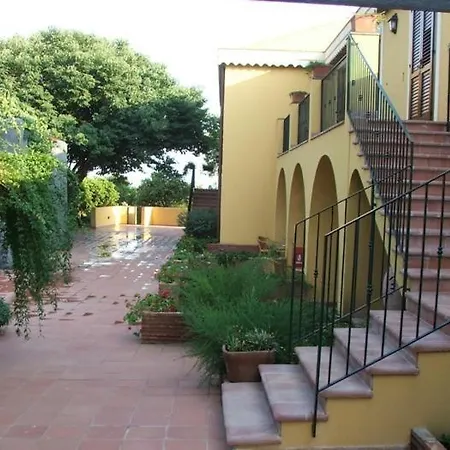 La Terra Del Mezzo Farm stay *