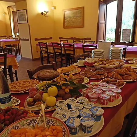 La Terra Del Mezzo Farm stay *